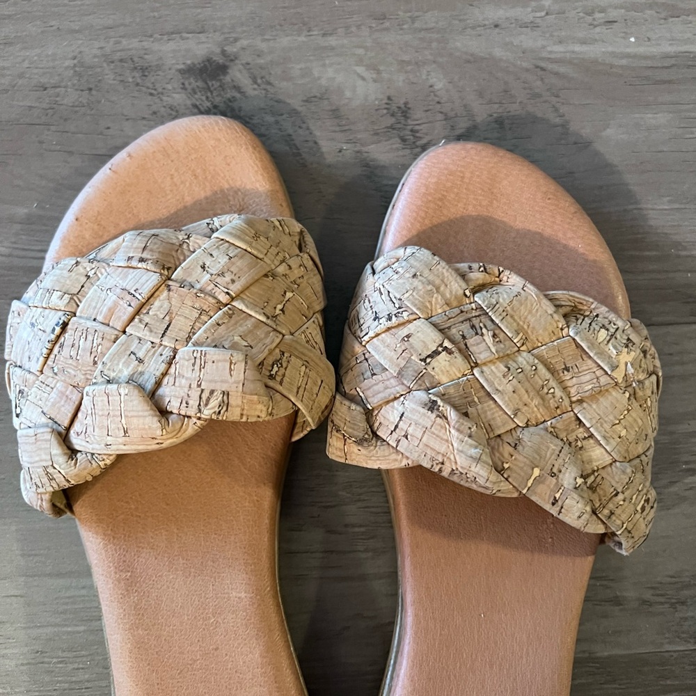 Andre Assous Beige Woven Slide Sandals - Picture 11 of 11